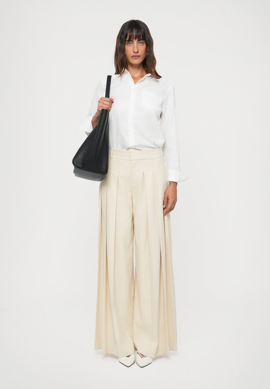 Сумка-шоппер Stylein YACHT, Black
Сумка-шоппер Stylein YACHT, Black