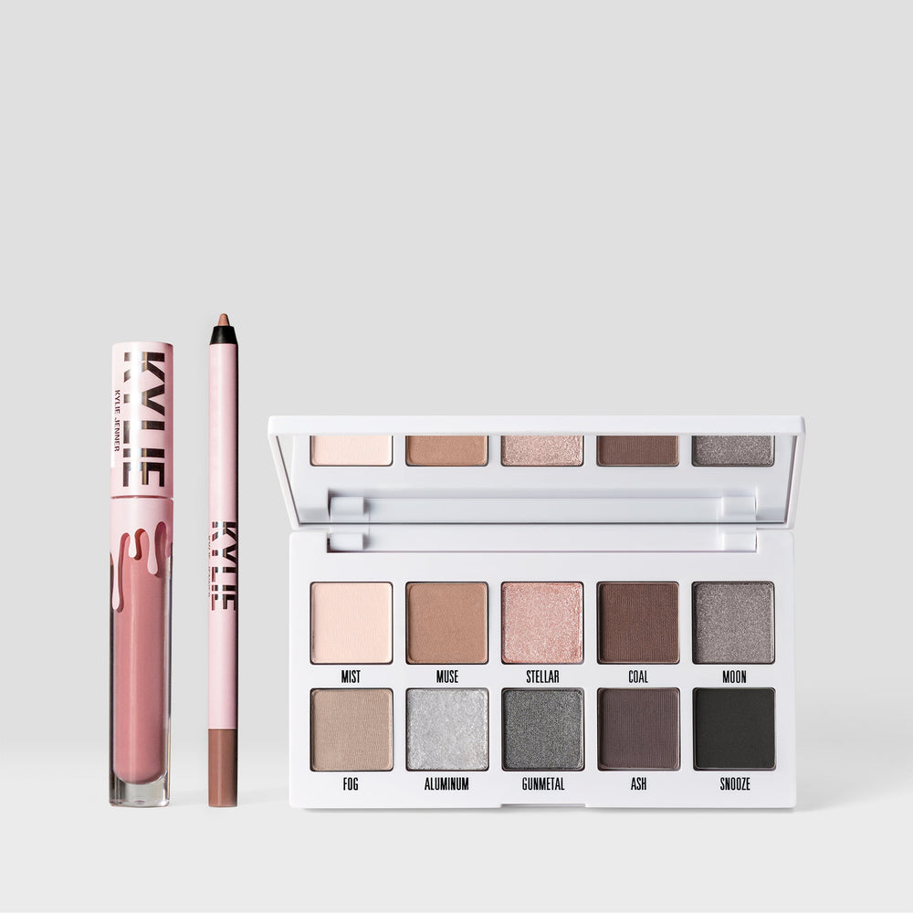Тени для век Kylie Cosmetics The Smokey Palette & Matte Lip Kit Duo, light pink nude/bare
Тени для век Kylie Cosmetics The Smokey Palette & Matte Lip Kit Duo, light pink nude/bare