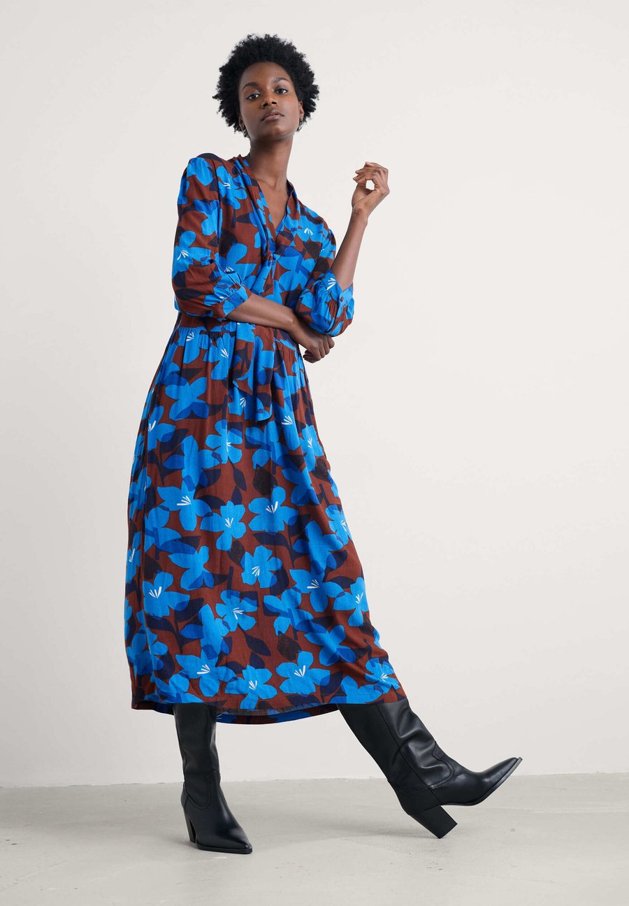 Платье Seasalt Cornwall HARBOUR COVE , Brown Macro Flower Cocoa/Brown
Платье Seasalt Cornwall HARBOUR COVE , Brown Macro Flower Cocoa/Brown