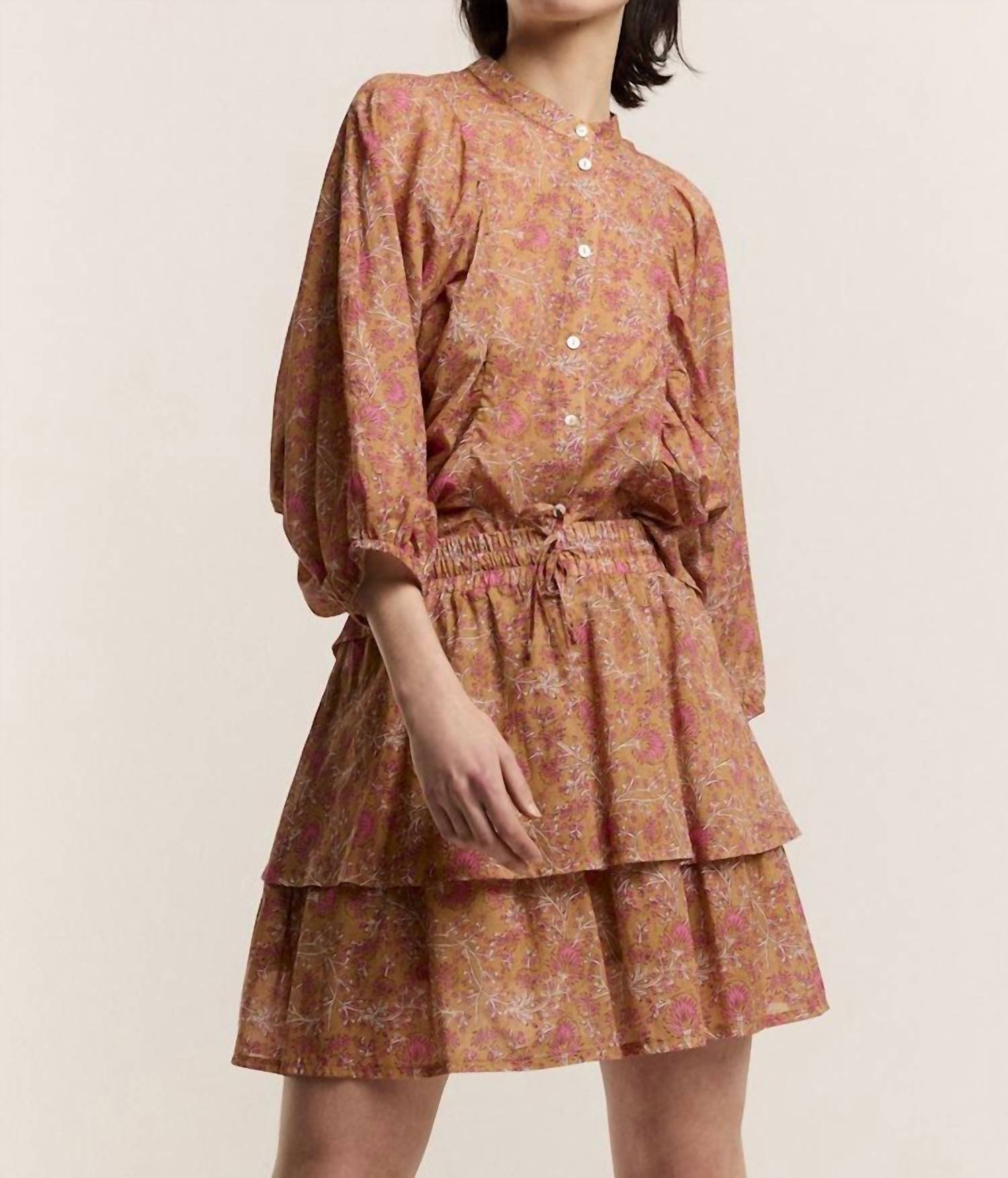 Блузка Petit Fleur в мягком верблюжьем цвете Summum, коричневый
Блузка Petit Fleur в мягком верблюжьем цвете Summum, коричневый