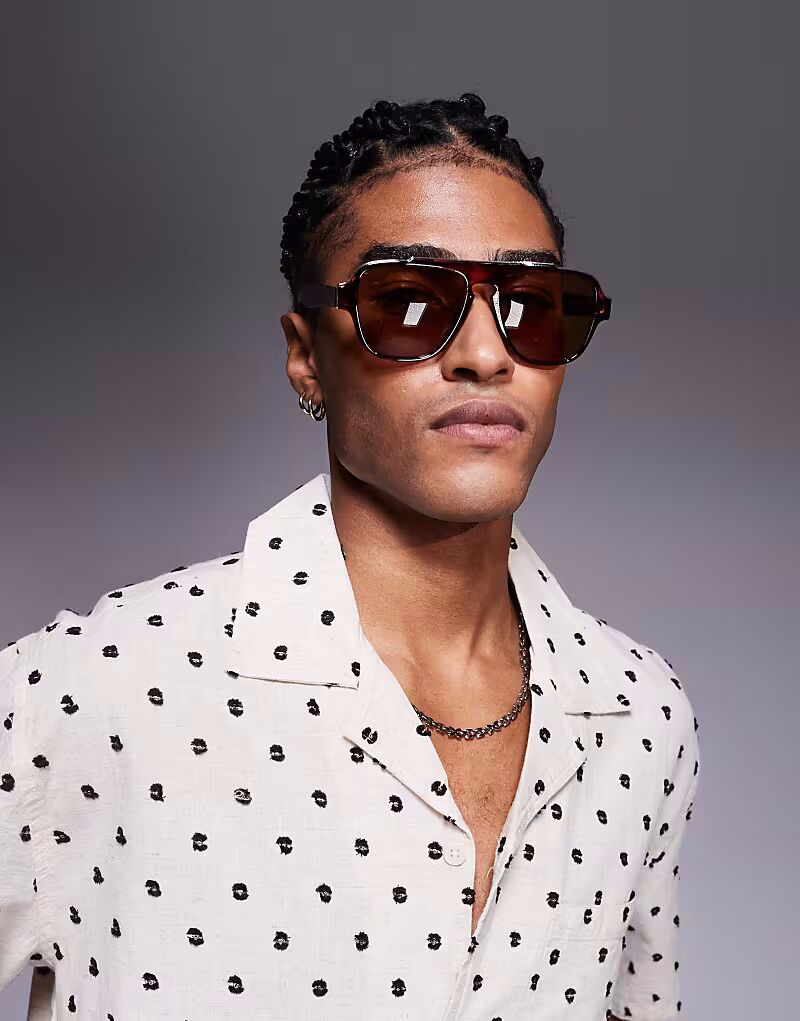 Солнцезащитные очки-авиаторы Bershka в черепаховой оправе коричневого цвета
Солнцезащитные очки-авиаторы Bershka в черепаховой оправе коричневого цвета