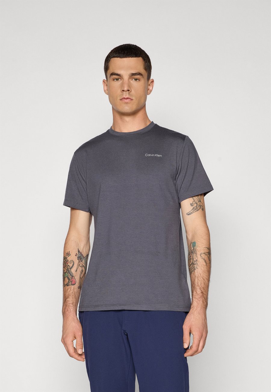 Футболка Calvin Klein Golf NEWPORT TEE, Charcoal Marl/Grey, Черный, Футболка Calvin Klein Golf NEWPORT TEE, Charcoal Marl/Grey
Футболка Calvin Klein Golf NEWPORT TEE, Charcoal Marl/Grey, Черный, Футболка Calvin Klein Golf NEWPORT TEE, Charcoal Marl/Grey