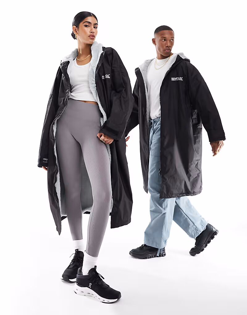 Халат для переодевания Regatta Adult черного цвета
Халат для переодевания Regatta Adult черного цвета