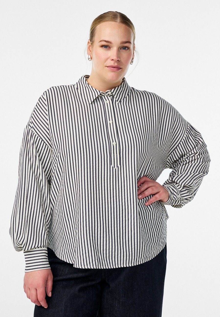 Блуза Zizzi GESTREIFTE MIT KNOPFDETAIL AM RÜCKEN, Black/White Stripe/Black
Блуза Zizzi GESTREIFTE MIT KNOPFDETAIL AM RÜCKEN, Black/White Stripe/Black
