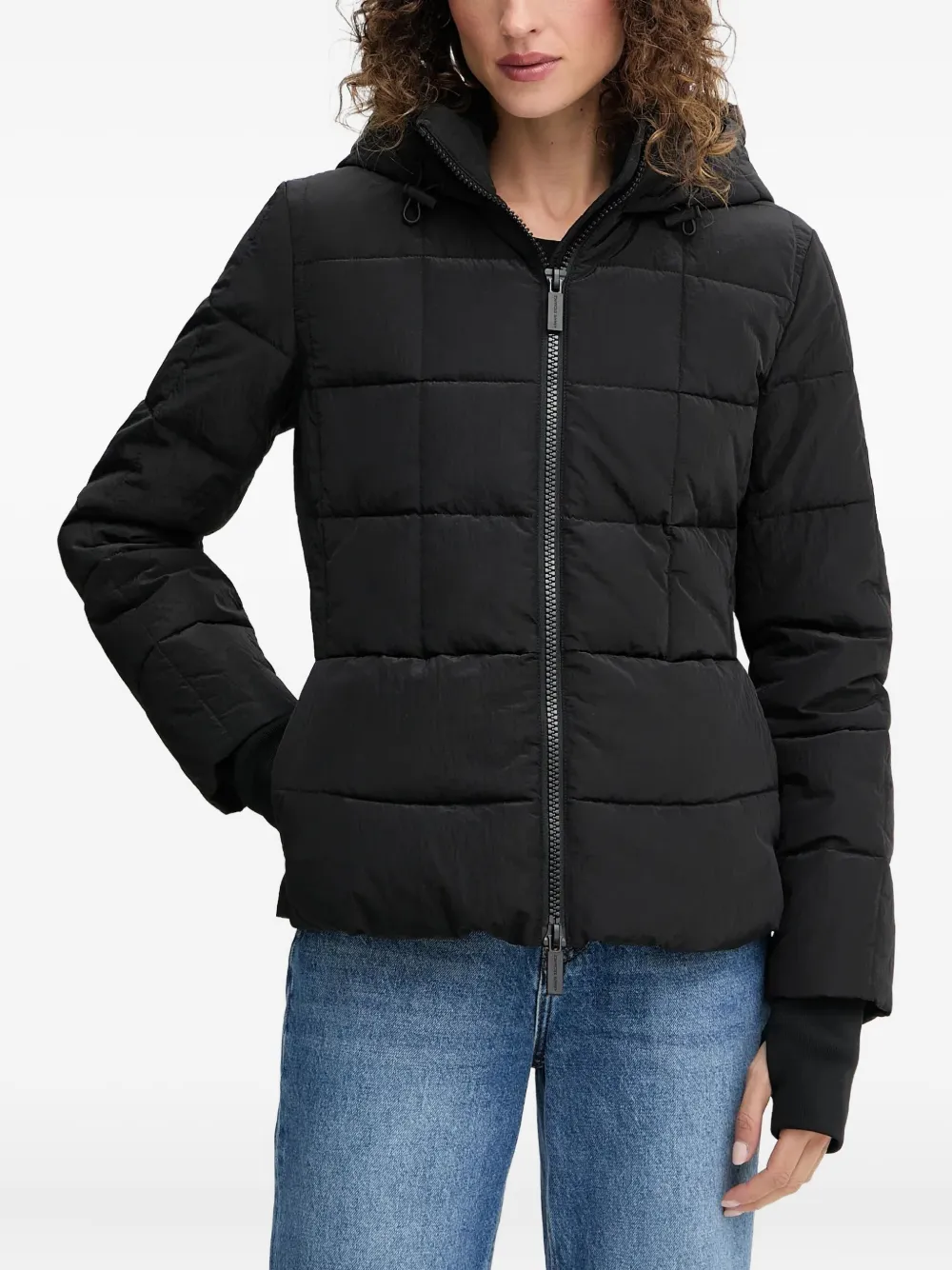Пуховик с капюшоном Armani Exchange, черный
Пуховик с капюшоном Armani Exchange, черный