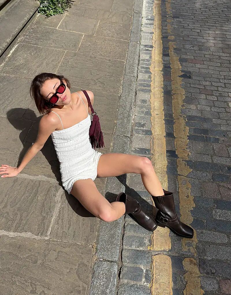 Кружевной топ-бандо Bershka белого цвета
Кружевной топ-бандо Bershka белого цвета