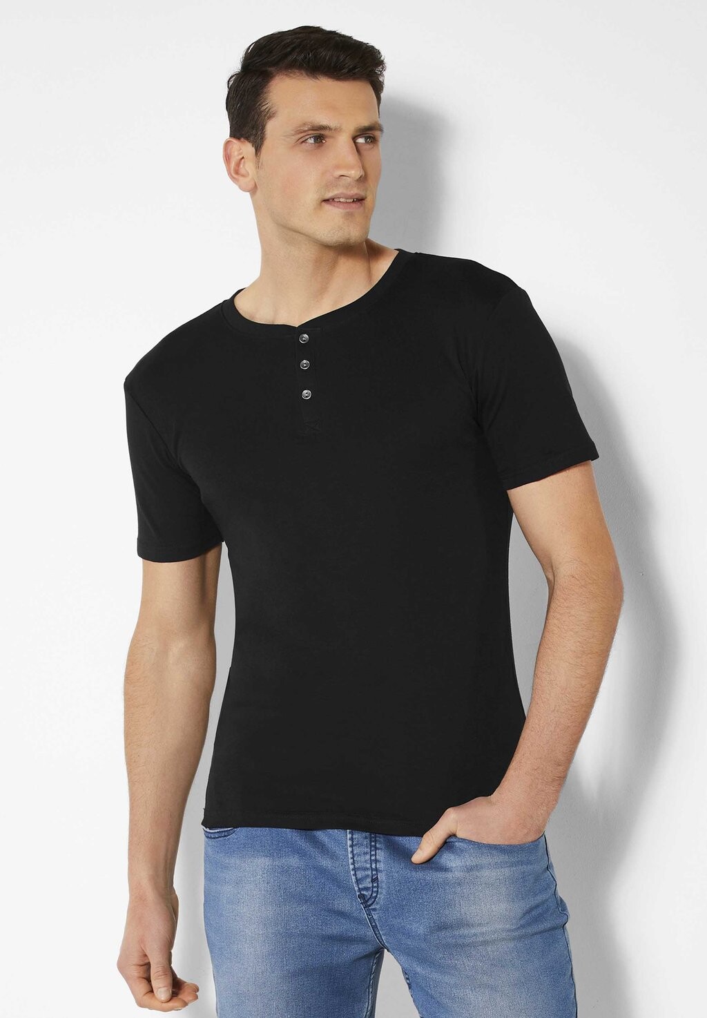 Футболка базовая H.I.S, цвет schwarz
Футболка базовая H.I.S, цвет schwarz