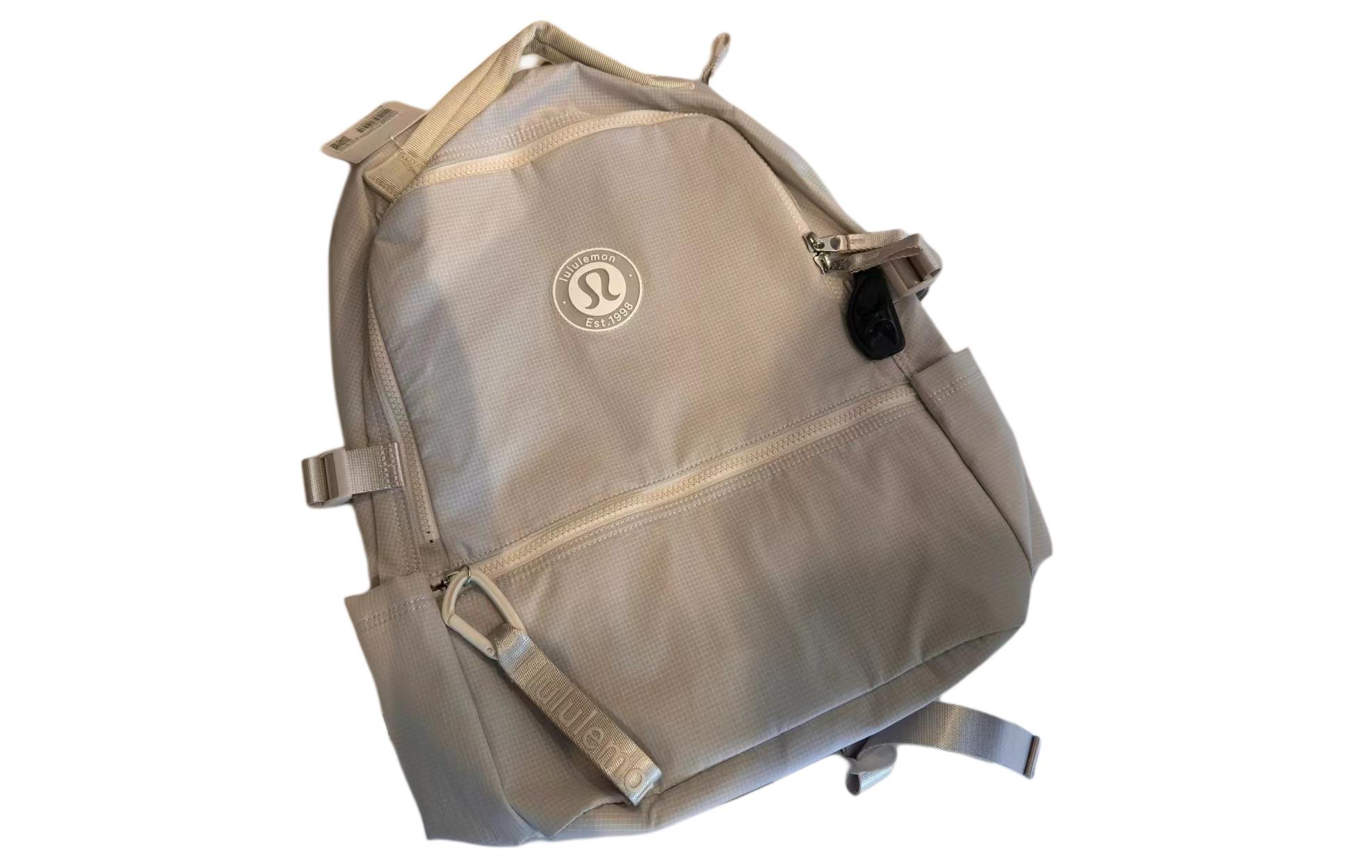 Lululemon Переработанный нейлоновый рюкзак унисекс белый опал лен, White & Opal & Raw Linen
Lululemon Переработанный нейлоновый рюкзак унисекс белый опал лен, White & Opal & Raw Linen