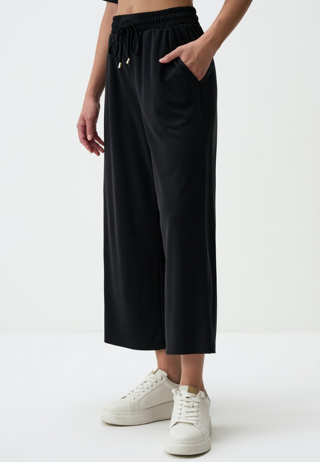 Спортивные брюки WIDE LEG JOGGER Jimmy Key, черный
Спортивные брюки WIDE LEG JOGGER Jimmy Key, черный