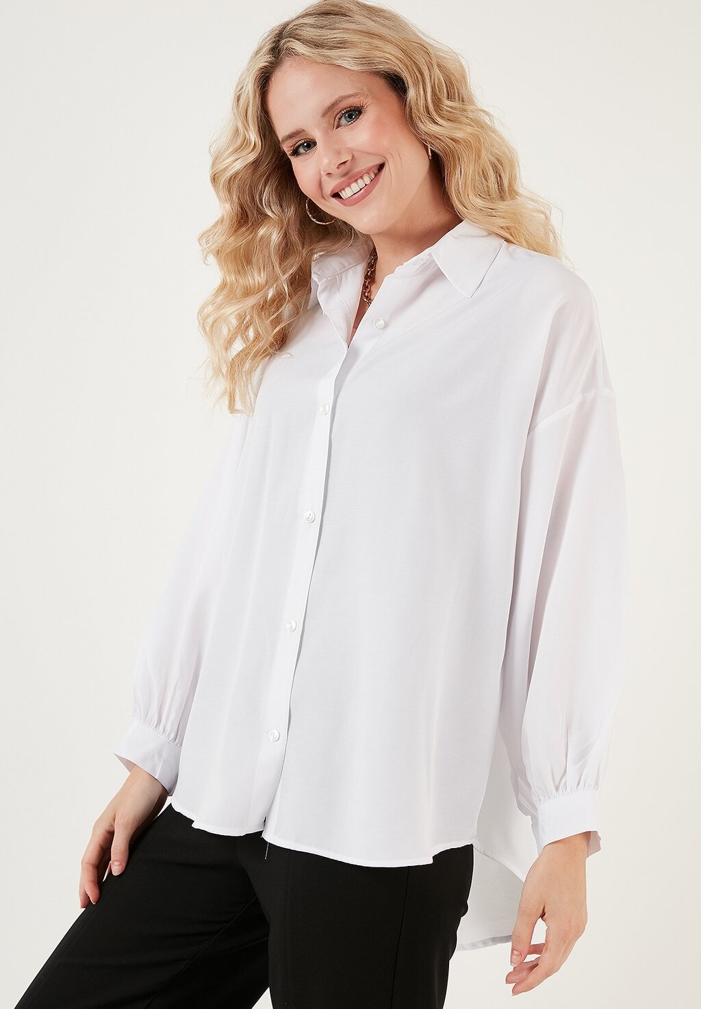 Блузка на пуговицах LELA, белый
Блузка на пуговицах LELA, белый