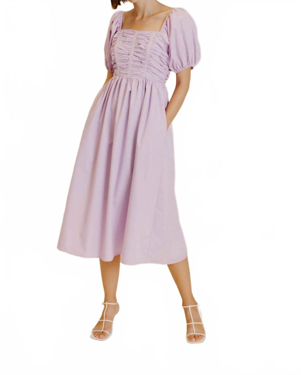 Лавандовое миди-платье из грогрена Aureum
Лавандовое миди-платье из грогрена Aureum