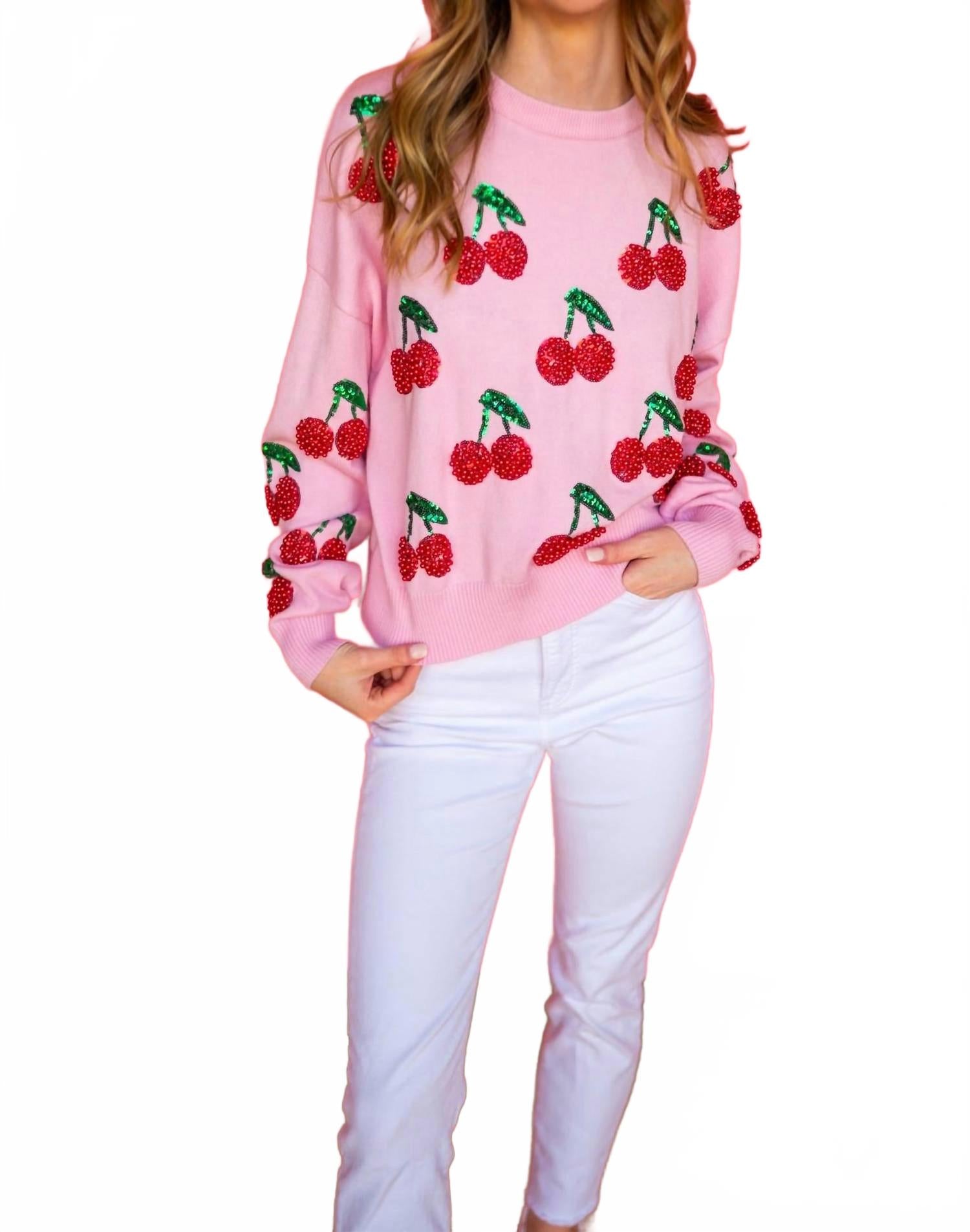 Розовый свитер с вишневым принтом и жемчужной отделкой Cherie 
Розовый свитер с вишневым принтом и жемчужной отделкой Cherie