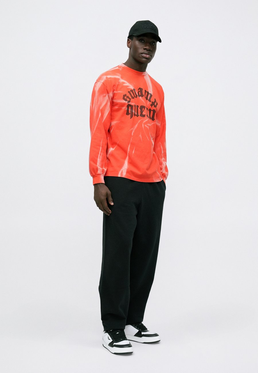 Топ Aries SWAMP QUEEN UNISEX, Red
Топ Aries SWAMP QUEEN UNISEX, Red