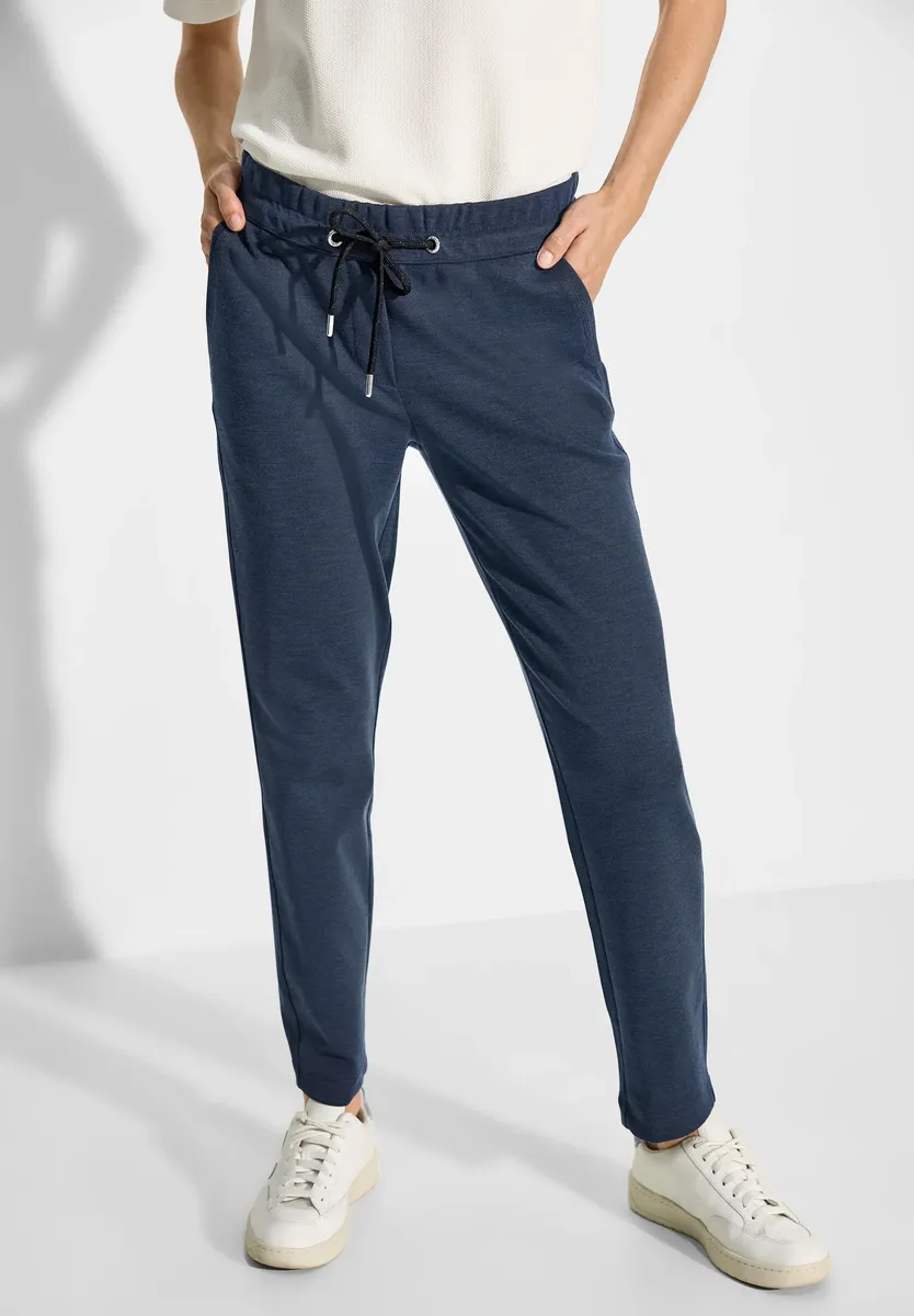 Брюки из ткани STREET ONE, эластичный пояс с кулиской, цвет True Navy
Брюки из ткани STREET ONE, эластичный пояс с кулиской, цвет True Navy