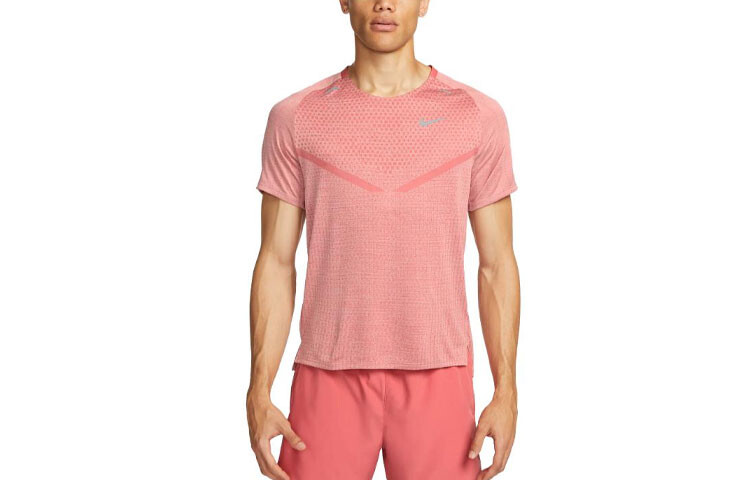 Футболка мужская красная Stardust/Rugged Orange/White Nike, красный
Футболка мужская красная Stardust/Rugged Orange/White Nike, красный