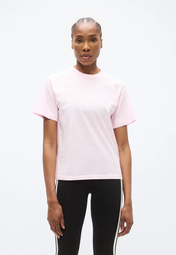 Базовая футболка essentials с небольшим логотипом Adidas Sportswear, Clear Pink/White, Белый, Базовая футболка essentials с небольшим логотипом Adidas Sportswear, Clear Pink/White
Базовая футболка essentials с небольшим логотипом Adidas Sportswear, Clear Pink/White, Белый, Базовая футболка essentials с небольшим логотипом Adidas Sportswear, Clear Pink/White