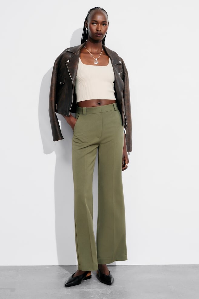 Широкие брюки с прижатыми складками & Other Stories, хаки
Широкие брюки с прижатыми складками & Other Stories, хаки