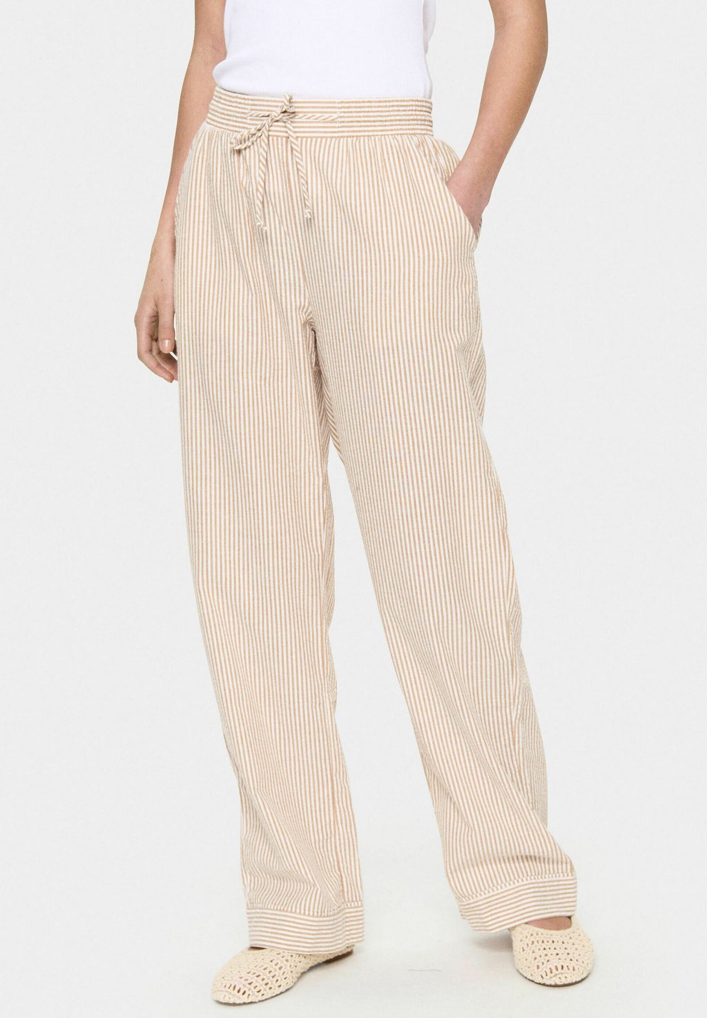 Брюки KIRA Saint Tropez, цвет Brown Sugar
Брюки KIRA Saint Tropez, цвет Brown Sugar