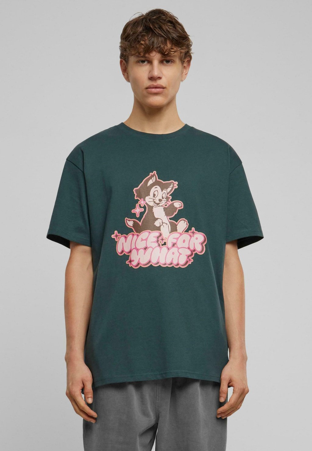 Футболка с принтом NICE FOR WHAT HEAVY Upscale by Mister Tee, темно-зеленый
Футболка с принтом NICE FOR WHAT HEAVY Upscale by Mister Tee, темно-зеленый