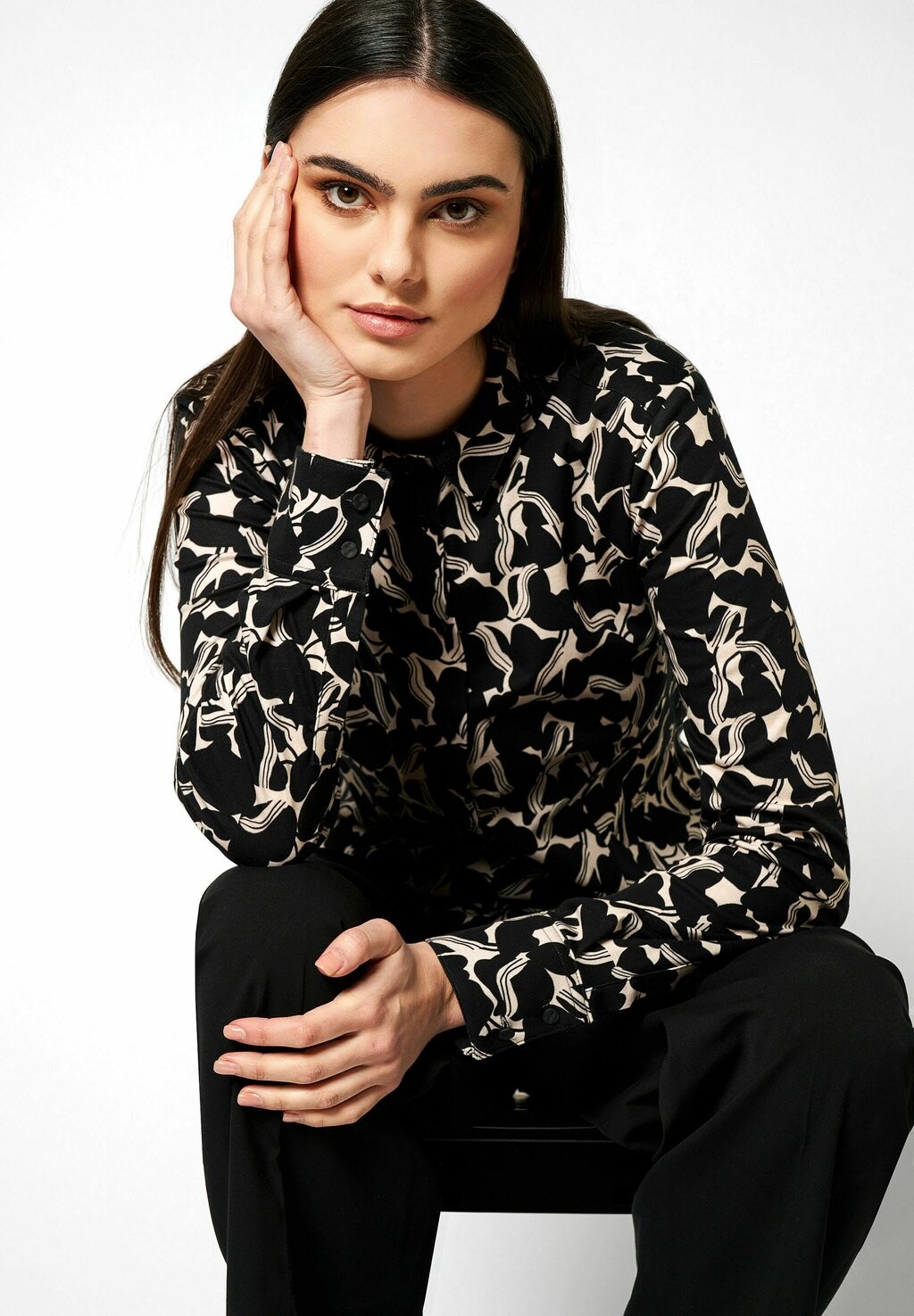 Блузка на пуговицах DESOTO, черный
Блузка на пуговицах DESOTO, черный