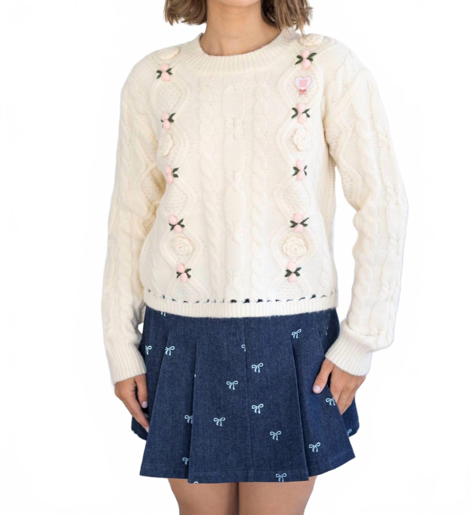 KESTAN Свитер с цветочным узором "Падуб" белого цвета
KESTAN Свитер с цветочным узором "Падуб" белого цвета