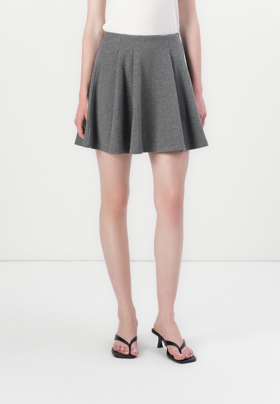 Юбка Pieces PCCHILLI SUMMER PLEAT SKIRT, Medium Grey Melange/Mottled Grey
Юбка Pieces PCCHILLI SUMMER PLEAT SKIRT, Medium Grey Melange/Mottled Grey