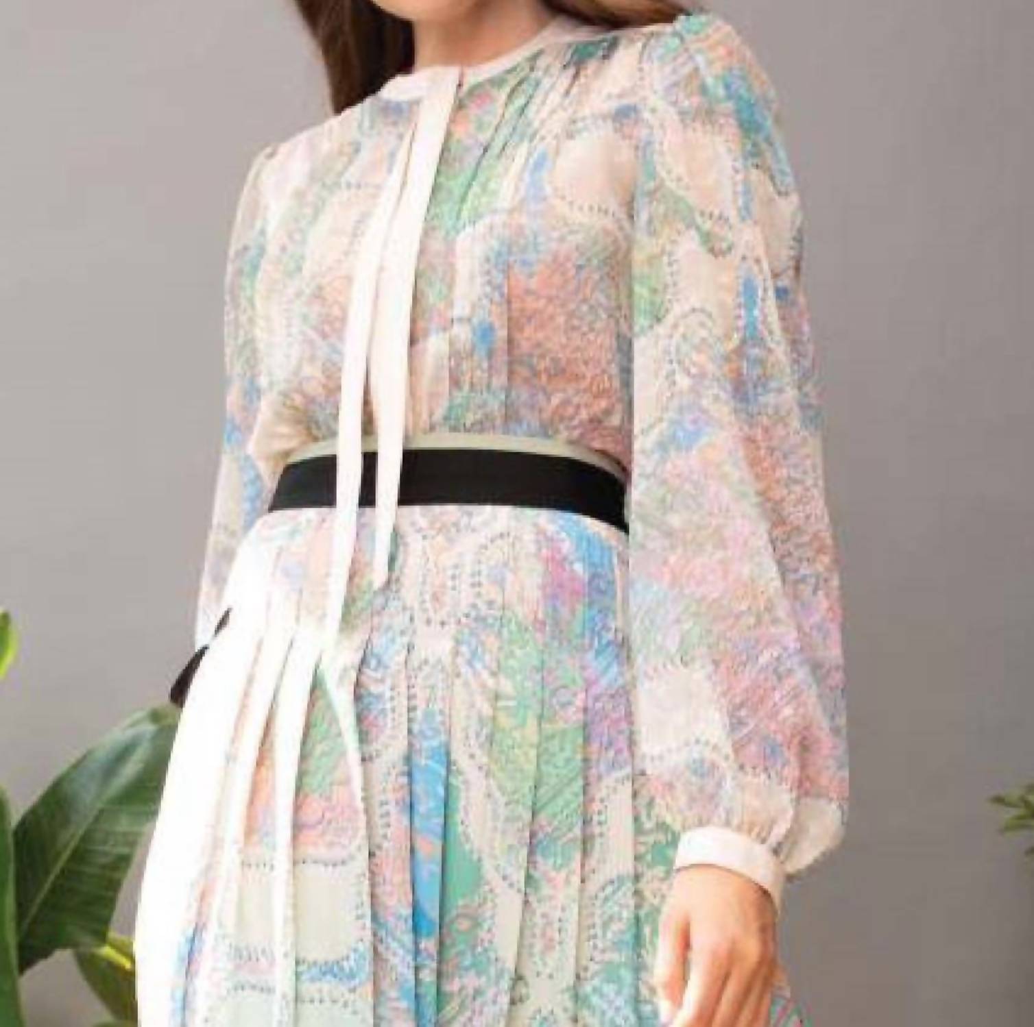 Блузка Tessa цвета слоновой кости NNA
Блузка Tessa цвета слоновой кости NNA