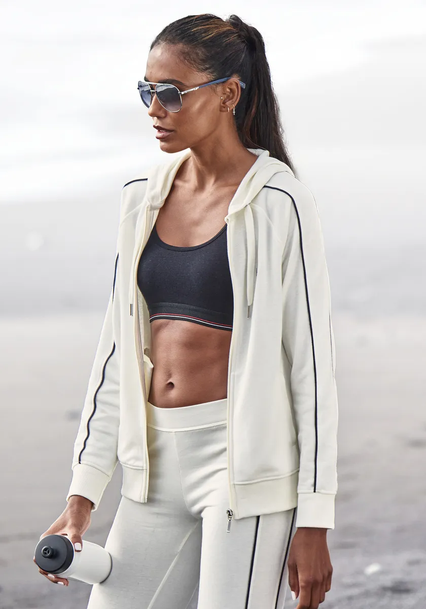 Толстовка H.I.S с капюшоном, кантом на рукавах, костюм для отдыха, цвет Ecru
Толстовка H.I.S с капюшоном, кантом на рукавах, костюм для отдыха, цвет Ecru