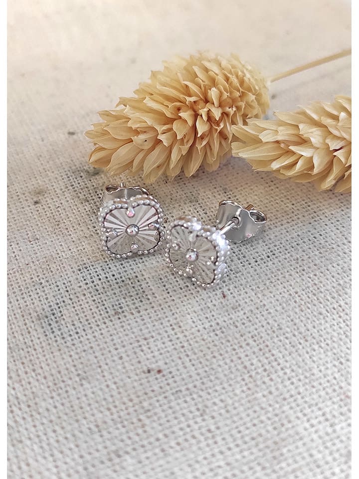 Miu Silver Серебряные серьги-гвоздики
Miu Silver Серебряные серьги-гвоздики