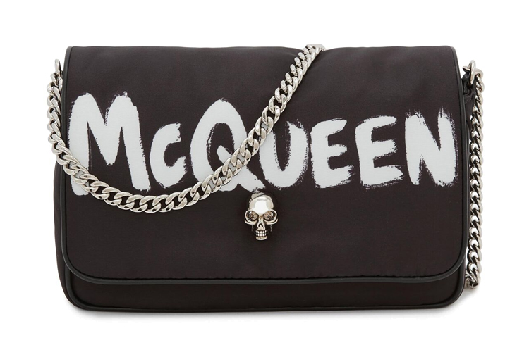 Граффити-череп, маленькая сумка через плечо Alexander McQueen, gift set(basic set+box+shopping bag)
Граффити-череп, маленькая сумка через плечо Alexander McQueen, gift set(basic set+box+shopping bag)