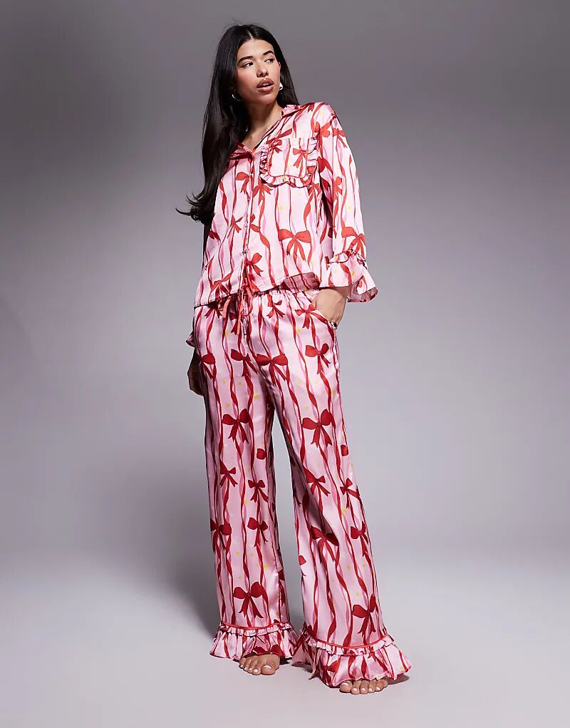 Пижамный комплект River Island с атласным бантом розового цвета
Пижамный комплект River Island с атласным бантом розового цвета