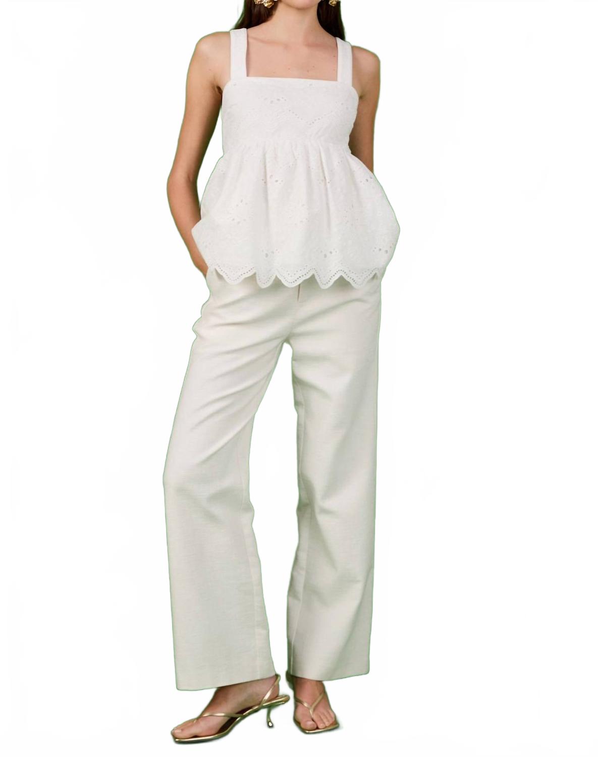 Женский топ с ажурными вырезами в белом цвете Endless rose
Женский топ с ажурными вырезами в белом цвете Endless rose