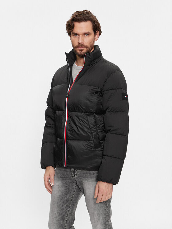 Пуховик стандартного кроя Tommy Hilfiger, черный
Пуховик стандартного кроя Tommy Hilfiger, черный