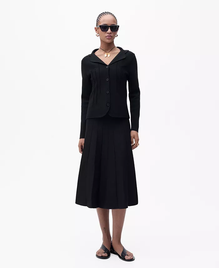 Женский трикотажный свитер с отложным воротником MANGO, черный
Женский трикотажный свитер с отложным воротником MANGO, черный