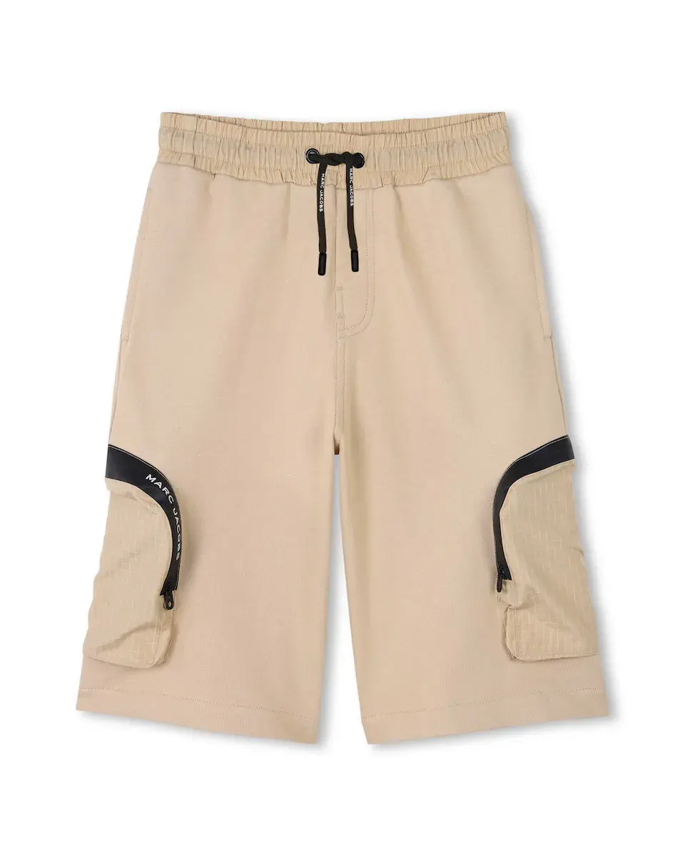 Бермуды для мальчика из хлопка с карманами на молнии Marc Jacobs, бежевый
Бермуды для мальчика из хлопка с карманами на молнии Marc Jacobs, бежевый