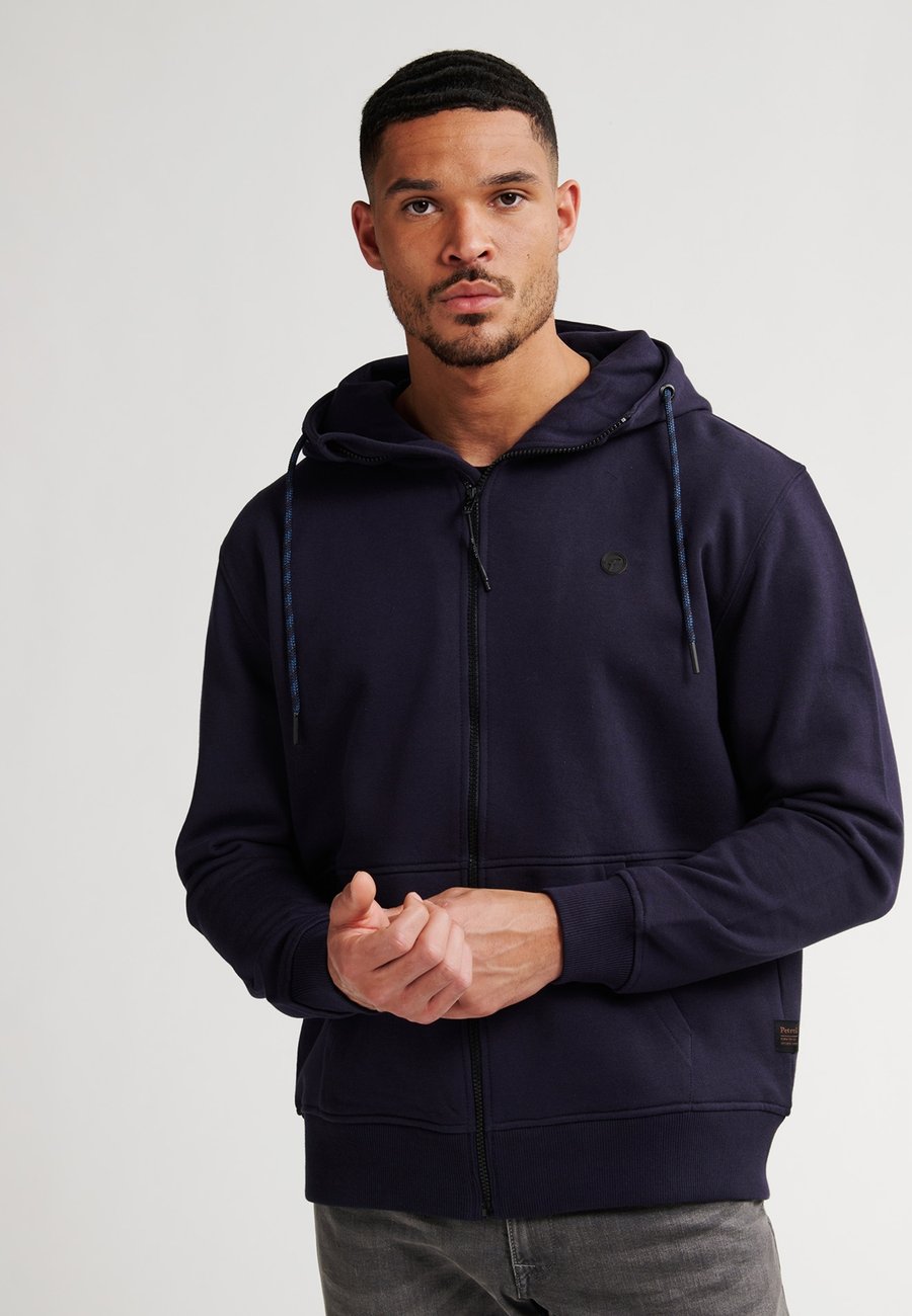 Толстовка Petrol Industries HOODED ZIP SWEATER ROCKFORD, Royal Navy/Royal Blue
Толстовка Petrol Industries HOODED ZIP SWEATER ROCKFORD, Royal Navy/Royal Blue