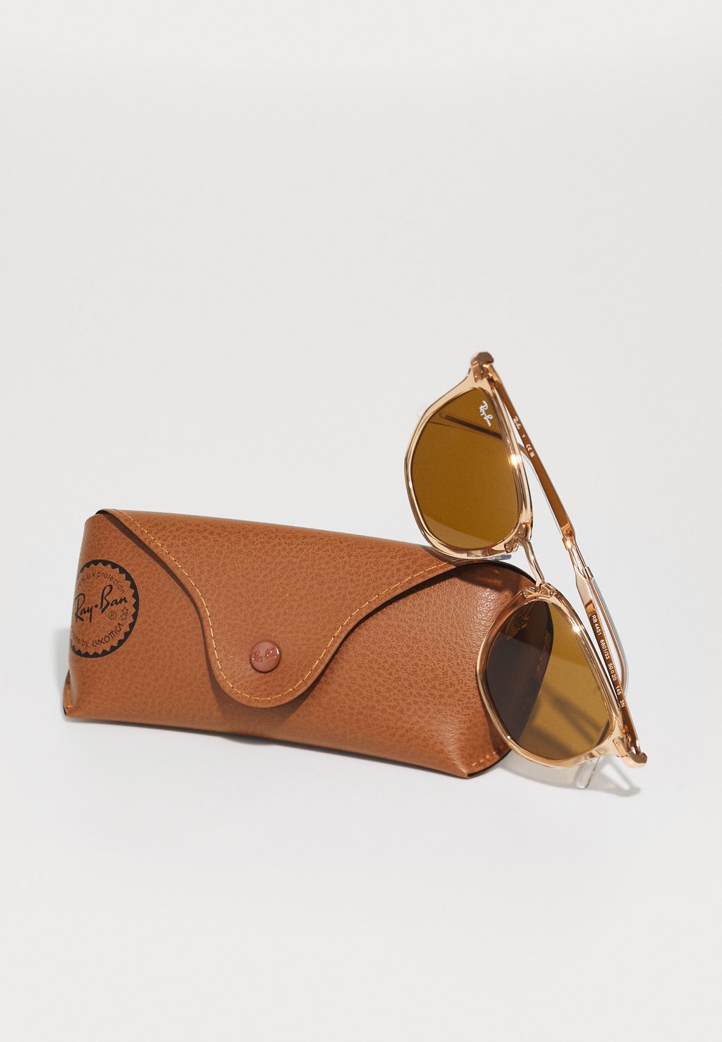 Солнцезащитные очки UNISEX Ray-Ban, бежевый
Солнцезащитные очки UNISEX Ray-Ban, бежевый