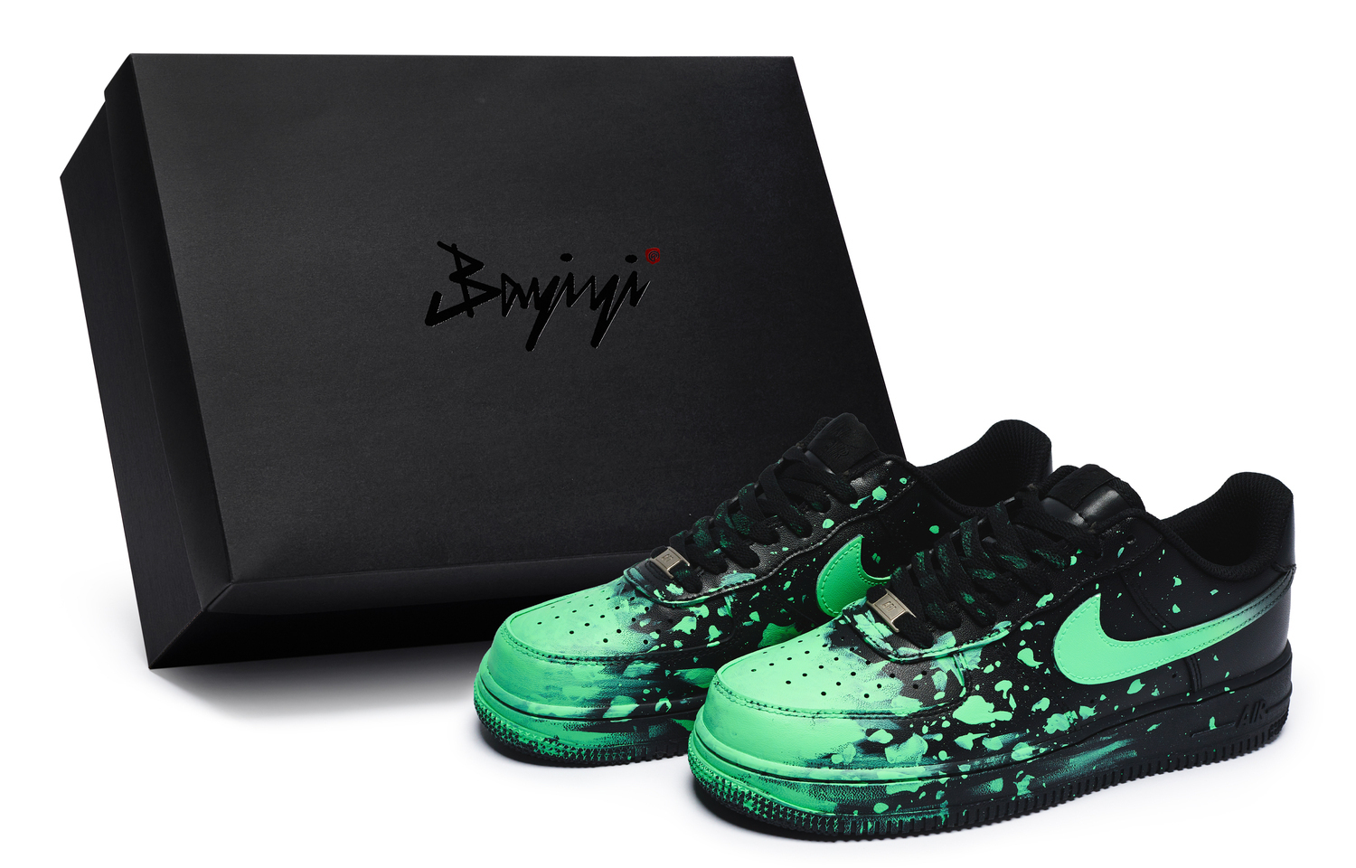 Кроссовки Nike Air Force 1 07 811 Manufacture Crazy Graffiti Green Special Shoe Box низкие унисекс черно-зеленые, цвет Black Green
Кроссовки Nike Air Force 1 07 811 Manufacture Crazy Graffiti Green Special Shoe Box низкие унисекс черно-зеленые, цвет Black Green