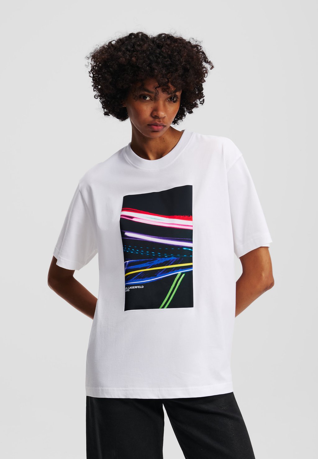 Футболка с принтом KARL LAGERFELD JEANS, белый
Футболка с принтом KARL LAGERFELD JEANS, белый