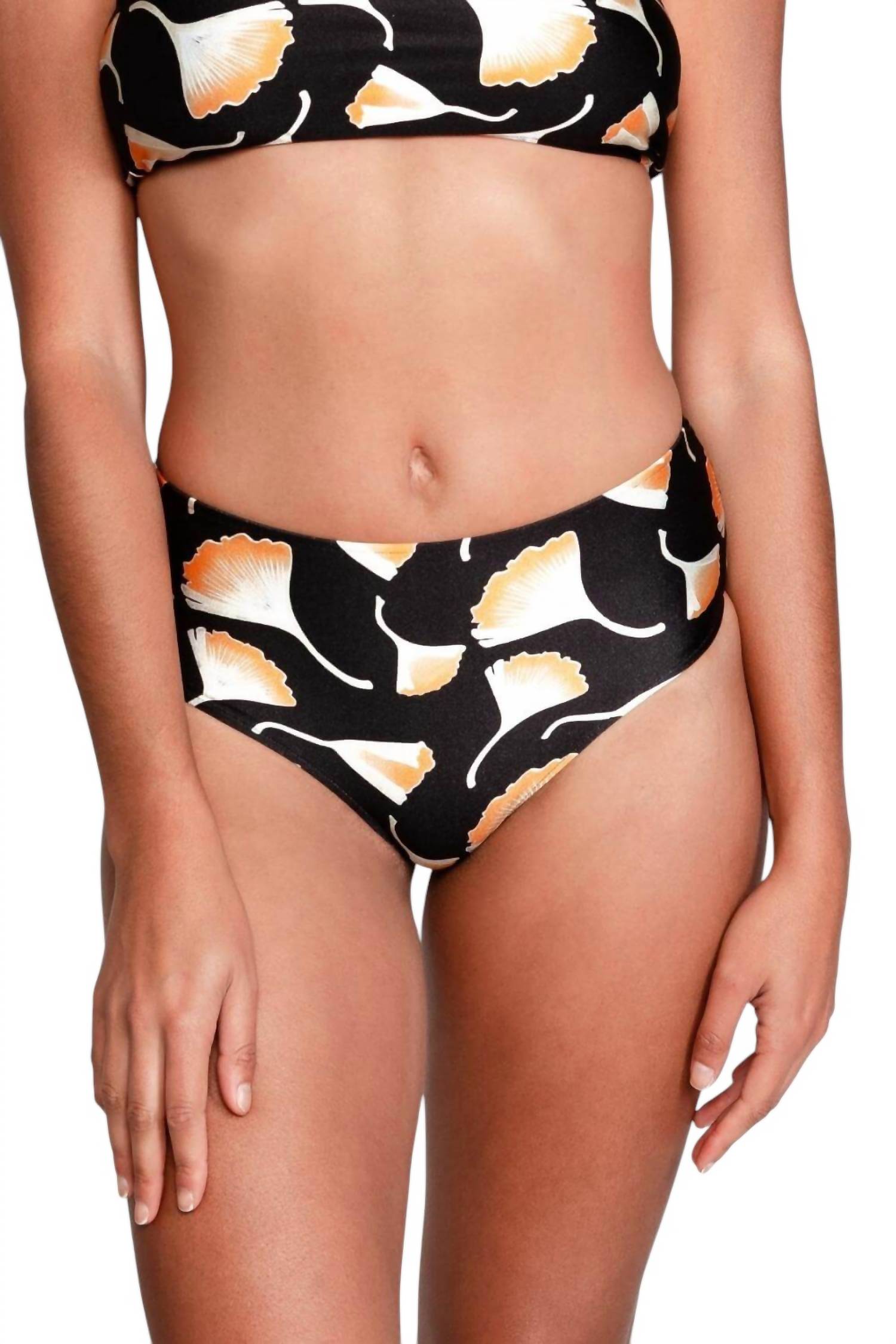 Плавки бикини Serena средней посадки цвета Ginkgo Black Sauipe
Плавки бикини Serena средней посадки цвета Ginkgo Black Sauipe