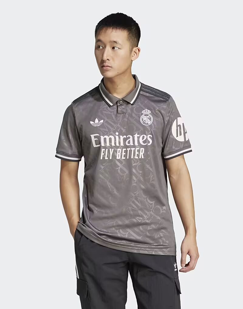 Третья футболка «Реал Мадрид» 24/25 от Adidas performance в цвете «уголь»
Третья футболка «Реал Мадрид» 24/25 от Adidas performance в цвете «уголь»