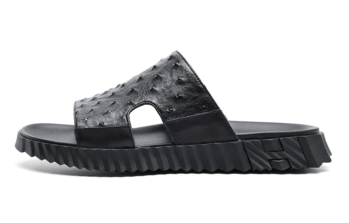 Шлепанцы мужские черный Trumppipe
Шлепанцы мужские черный Trumppipe