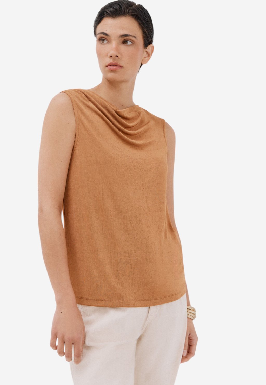 Топ Cortefiel, бежевый
Топ Cortefiel, бежевый