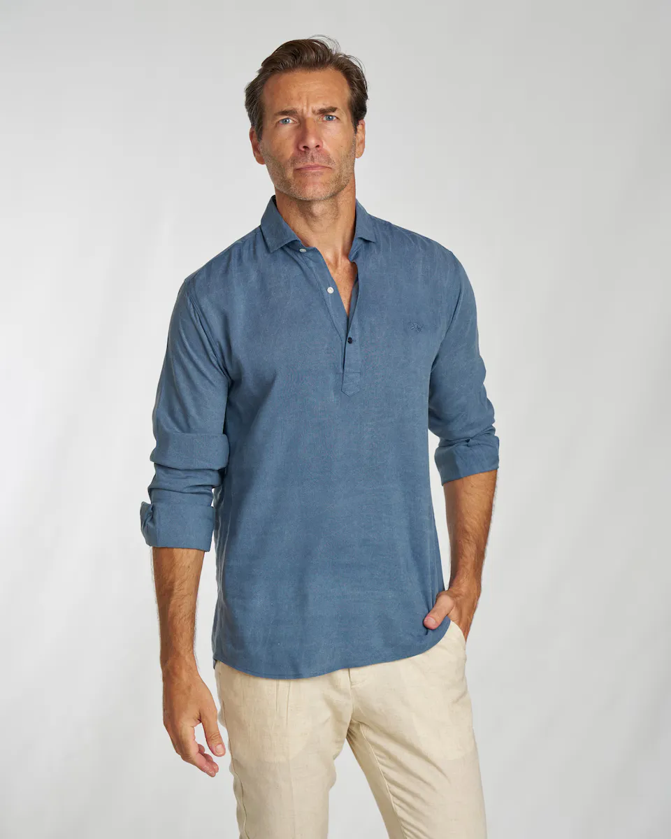 Мужская однотонная льняная рубашка классического кроя темно-синего цвета Spagnolo, темно-синий
Мужская однотонная льняная рубашка классического кроя темно-синего цвета Spagnolo, темно-синий