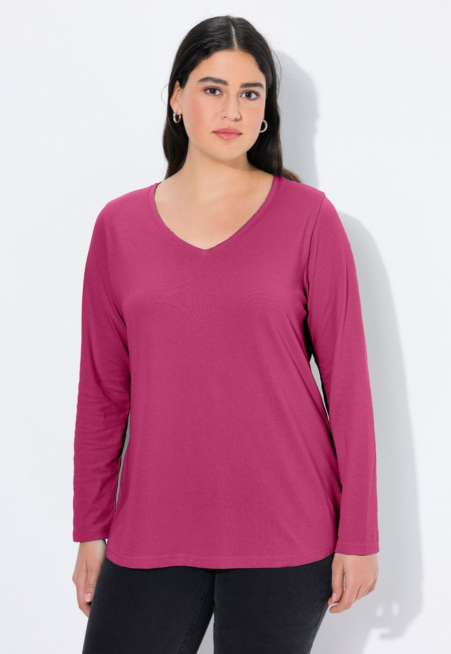Топ Ulla Popken V-NECK LONG SLEEVES, Classic Dark Berry/Berry
Топ Ulla Popken V-NECK LONG SLEEVES, Classic Dark Berry/Berry
