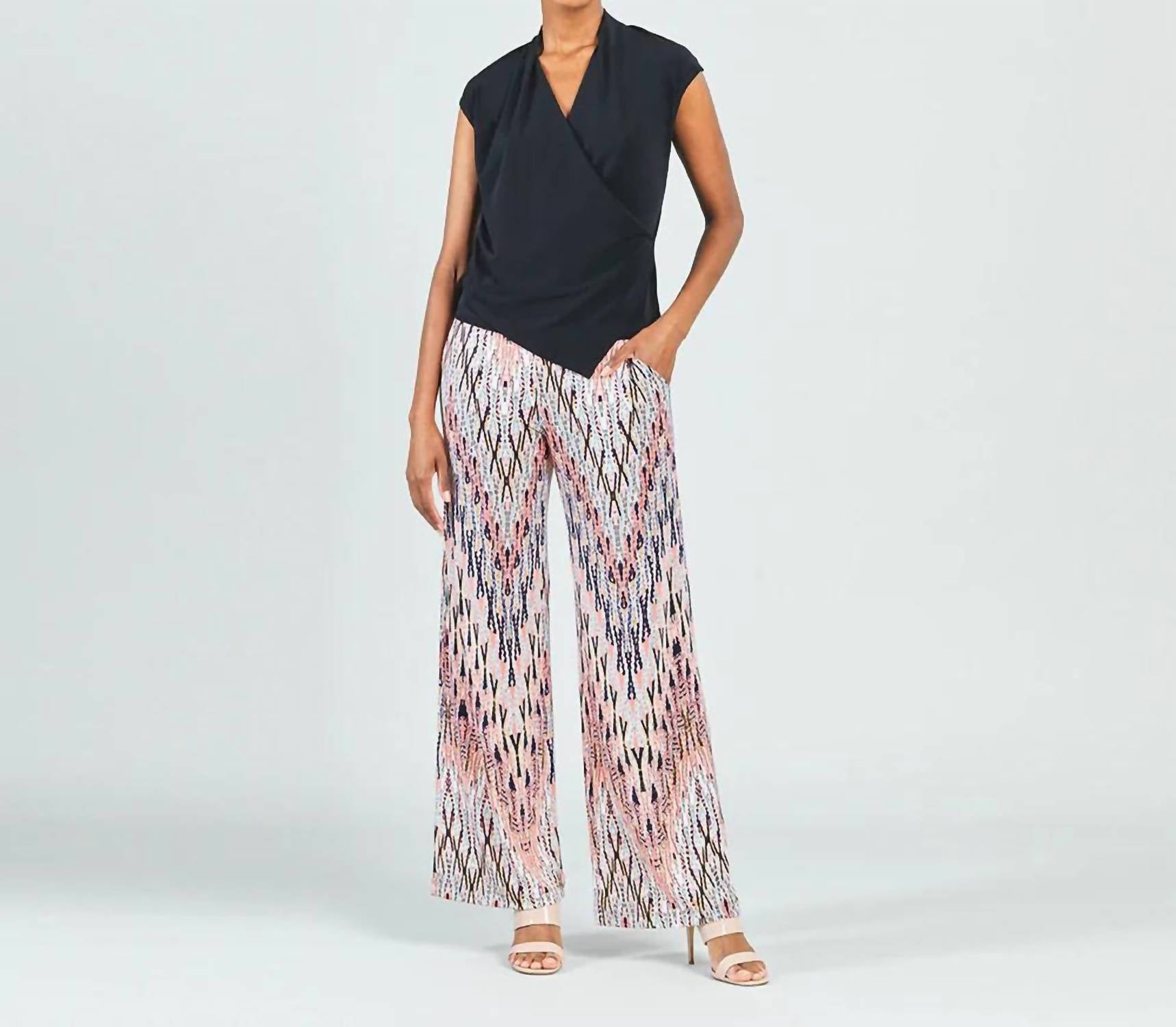 Топ «Беззаботные дни» черного цвета CLARA SUNWOO
Топ «Беззаботные дни» черного цвета CLARA SUNWOO