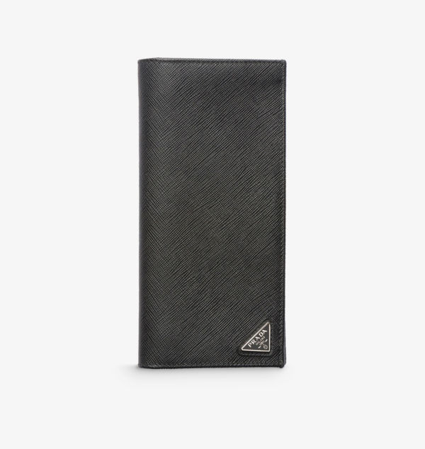 Кошелек из сафьяновой кожи с треугольным логотипом Prada, черный
Кошелек из сафьяновой кожи с треугольным логотипом Prada, черный