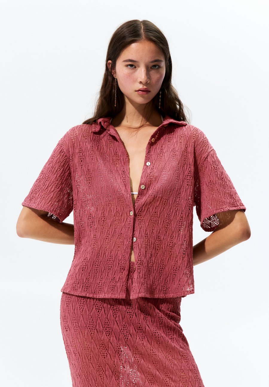 Блуза PULL&BEAR SHORT SLEEVE, Pink
Блуза PULL&BEAR SHORT SLEEVE, Pink
