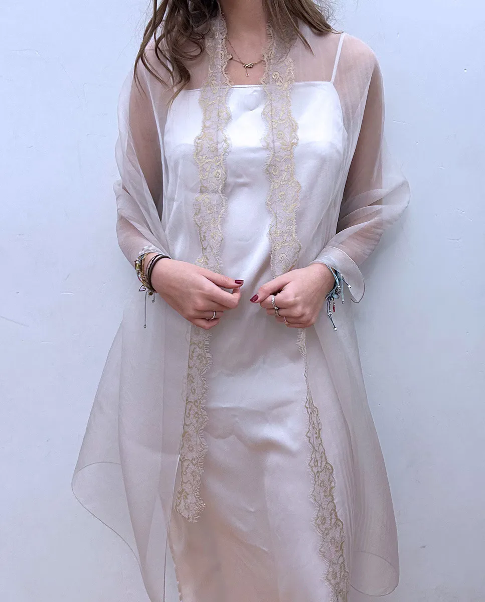 Платок из шелковой органзы от Gaynor Bongard, серебряный
Платок из шелковой органзы от Gaynor Bongard, серебряный