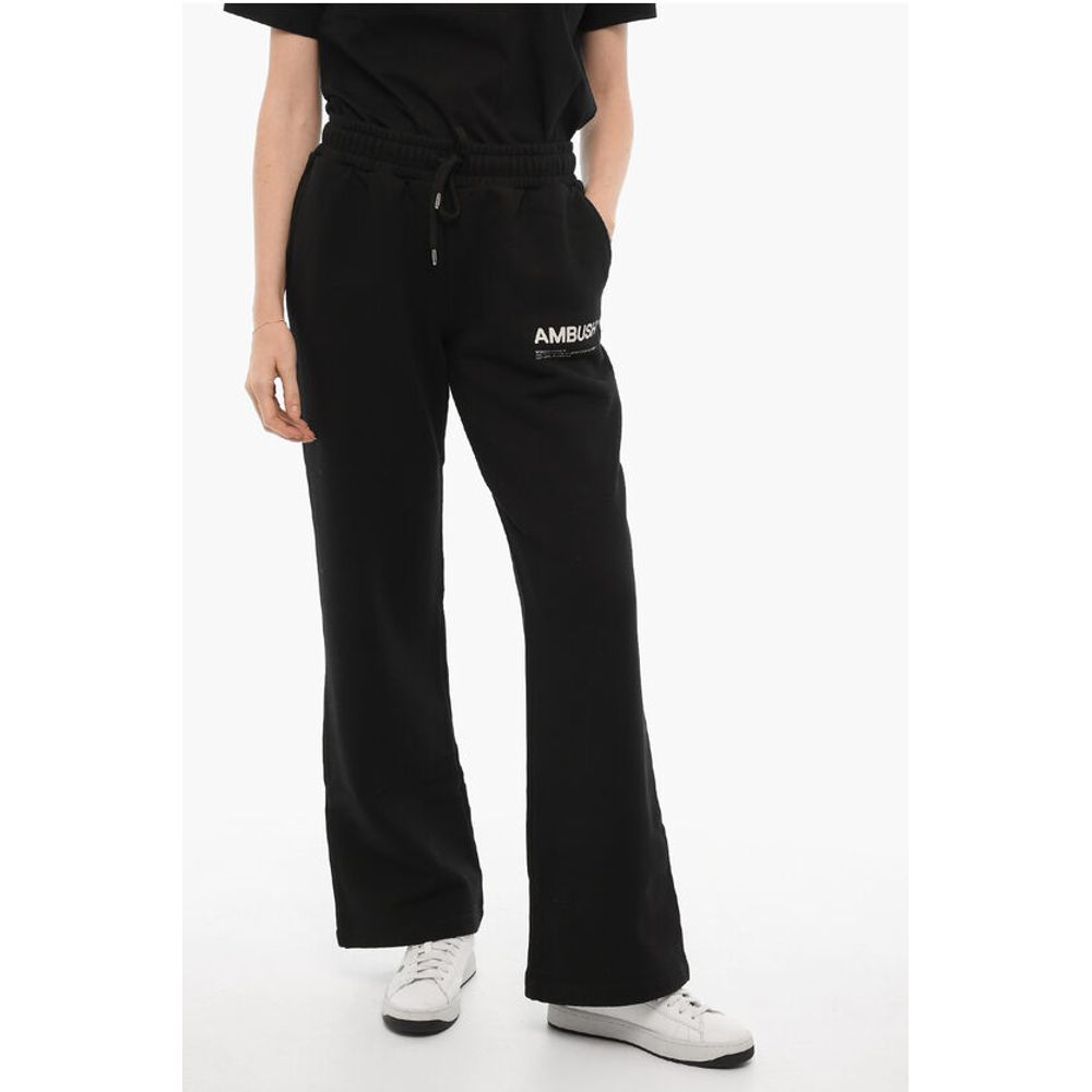 Однотонные спортивные штаны с напечатанным логотипом Ambush, Black
Однотонные спортивные штаны с напечатанным логотипом Ambush, Black